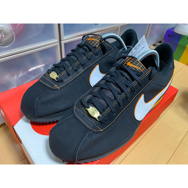 NIKE(ナイキ)のNIKE cortez basic leather se 死者の日　27.0cm メンズの靴/シューズ(スニーカー)の商品写真