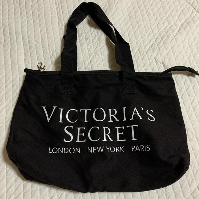 Victoria's Secret(ヴィクトリアズシークレット)の定番キャンバストートバックA4対応 レディースのバッグ(トートバッグ)の商品写真