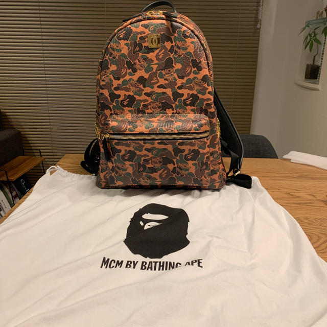 A BATHING APE(アベイシングエイプ)の最終値下げ新品同様★BAPE×MCM camo STARK backpack★ メンズのバッグ(バッグパック/リュック)の商品写真