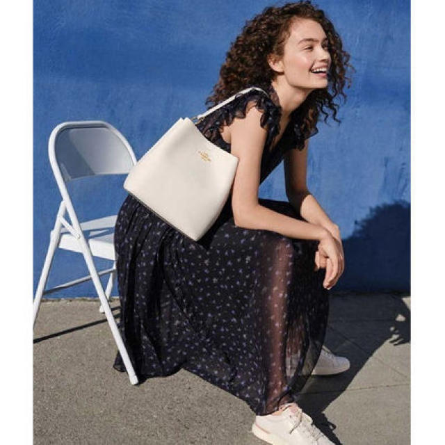 Yさま専用 新品 coach コーチ タウンバケット ショルダー バッグ | フリマアプリ ラクマ