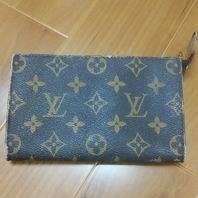 VUITTON　ポーチ