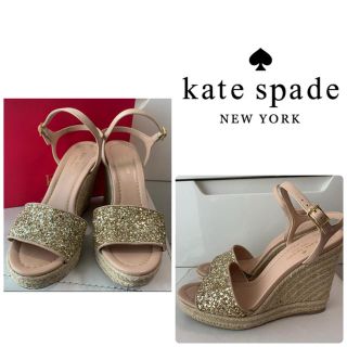 ケイトスペードニューヨーク(kate spade new york)の美品　ケイトスペード　ゴールドグリッター　サンダル(サンダル)