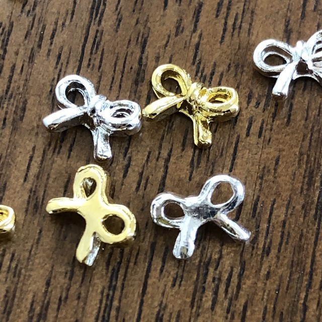 ネイルパーツ 小さめ蝶々結びリボン メタルパーツ 10個セットの通販 By Reese S S Shop ラクマ ネイルパーツ 小さめ蝶々結びリボン メタルパーツ 10個セットの通販 By Reese S S Shop ラクマ