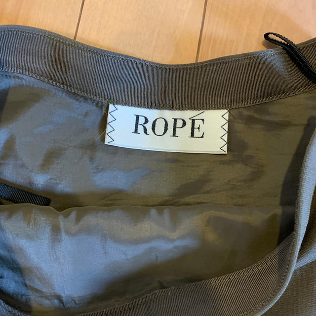 ROPE’(ロペ)の【美品】ROPE オリーブグリーン　スカート レディースのスカート(ひざ丈スカート)の商品写真