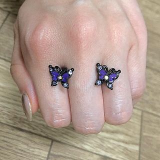 アナスイ(ANNA SUI)の【中古】 ANASUI アナスイ　ピアス　蝶　バタフライ　刻印あり　パープル(ピアス)