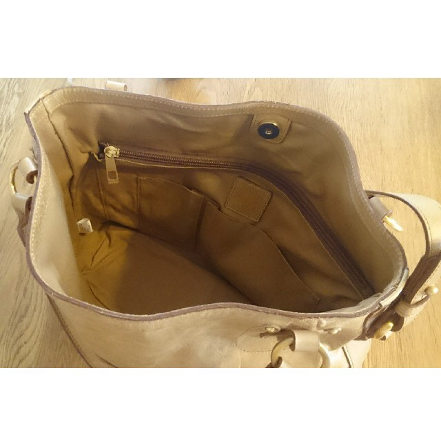 SAZABY(サザビー)のSAZABY サザビー 皮革製2way ショルダーバッグ ハンドバッグ ベージュ レディースのバッグ(ショルダーバッグ)の商品写真
