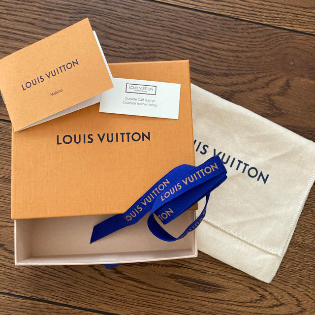 LOUIS VUITTON(ルイヴィトン)のルイヴィトン  空き箱　リボン　保護袋 レディースのファッション小物(その他)の商品写真