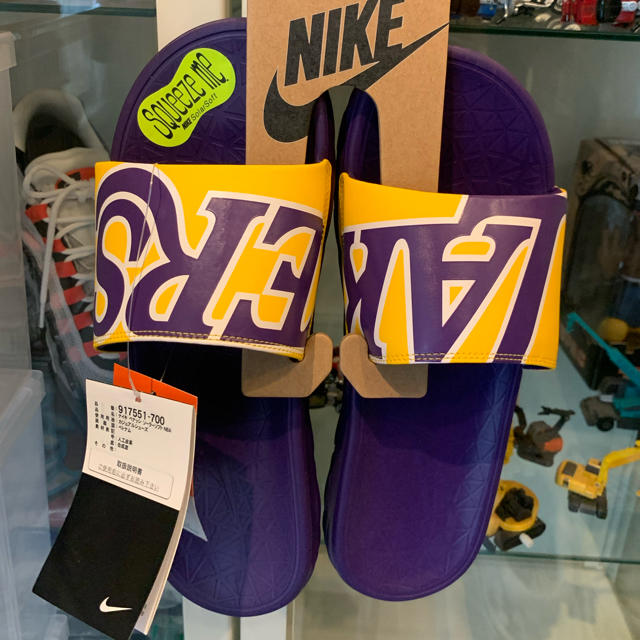 NIKE(ナイキ)のNBA レイカーズ ベナッシ ソーラーソフト ナイキ27cm メンズの靴/シューズ(サンダル)の商品写真