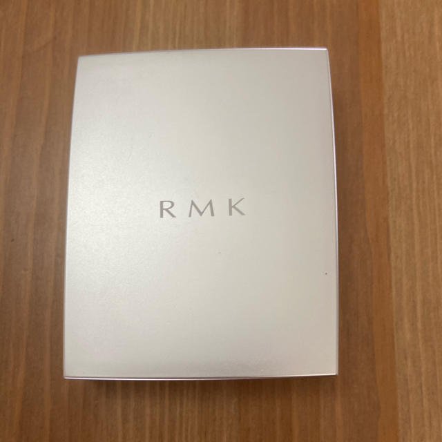 RMK(アールエムケー)のRMK スーパーベーシックコンシーラーパクト　01 Light コスメ/美容のベースメイク/化粧品(コンシーラー)の商品写真