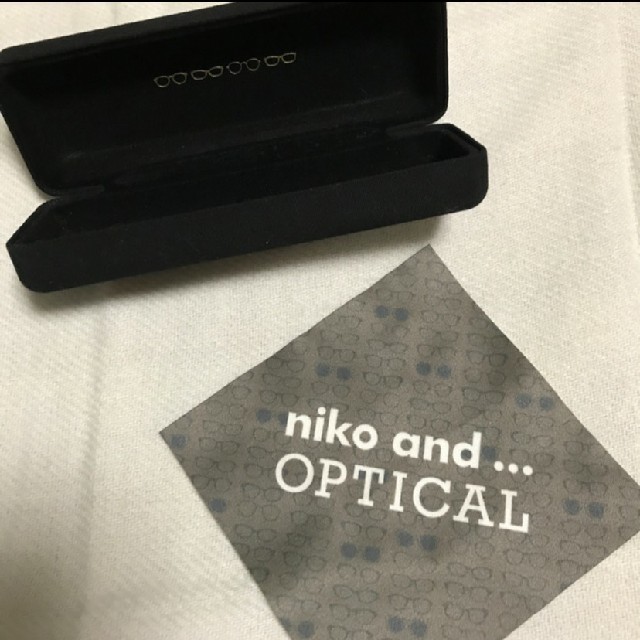 niko and...(ニコアンド)のTake off様専用ベッコウ色の眼鏡（ケース付き） レディースのファッション小物(サングラス/メガネ)の商品写真