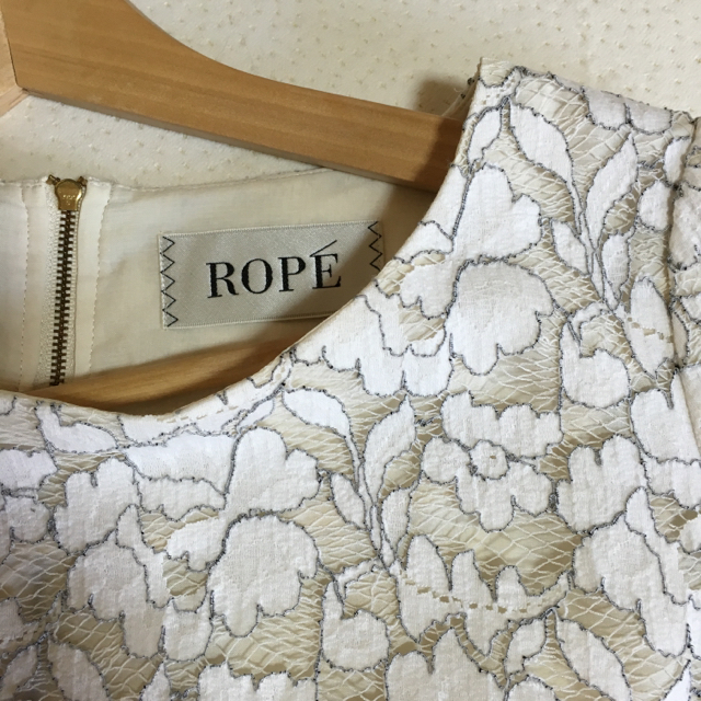 ROPE’(ロペ)のROPE 総レースブラウス レディースのトップス(シャツ/ブラウス(長袖/七分))の商品写真