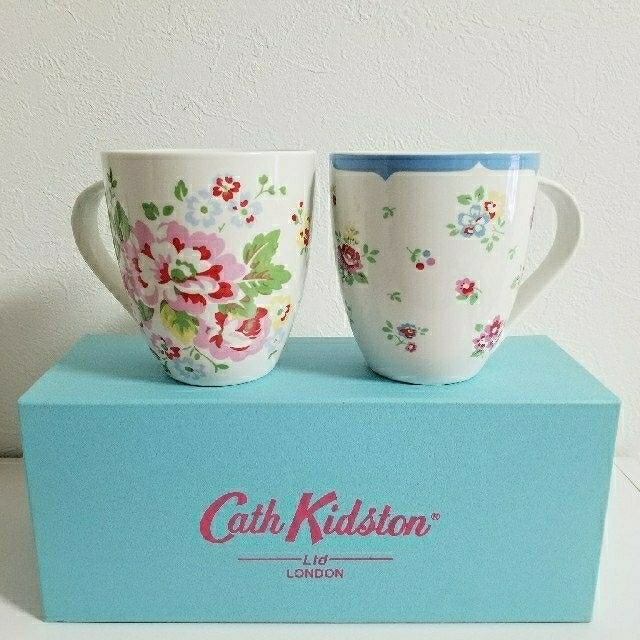 Cath Kidston(キャスキッドソン)のCath Kidston　マグカップ2個セット インテリア/住まい/日用品のキッチン/食器(グラス/カップ)の商品写真