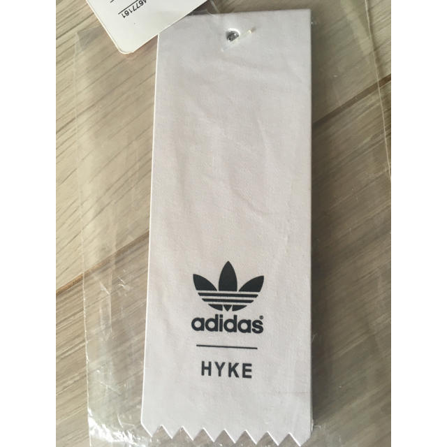 HYKE(ハイク)のHYKE × adidas ウィンドトップ レディースのジャケット/アウター(ナイロンジャケット)の商品写真