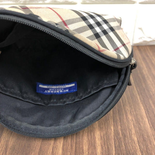 BURBERRY BLUE LABEL(バーバリーブルーレーベル)の714.46 バーバリーブルーレーベル　ポーチ レディースのファッション小物(ポーチ)の商品写真