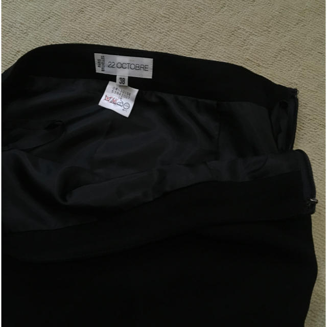 22 OCTOBRE(ヴァンドゥーオクトーブル)の22 OCTOBRE スカート黒 レディースのスカート(ひざ丈スカート)の商品写真
