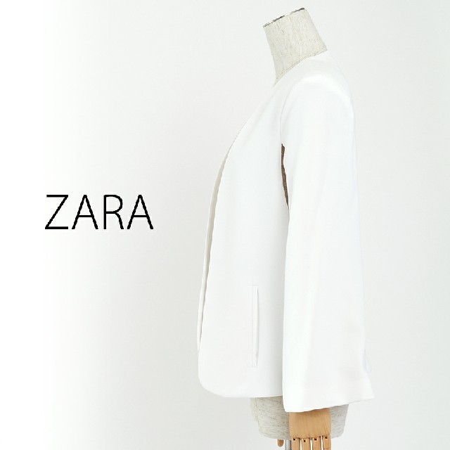 ZARA(ザラ)の新品★スリット入りケープジャケット★ノーカラージャケット レディースのジャケット/アウター(ノーカラージャケット)の商品写真