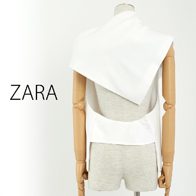 ZARA(ザラ)の新品★スリット入りケープジャケット★ノーカラージャケット レディースのジャケット/アウター(ノーカラージャケット)の商品写真