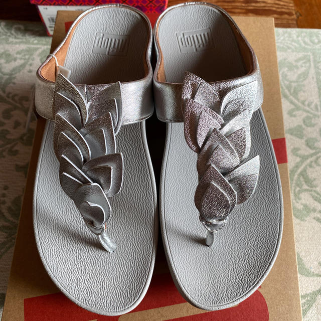 fitflop(フィットフロップ)のフィットフロップ　サンダル  シルバー　7 24-24.5㎝ レディースの靴/シューズ(サンダル)の商品写真