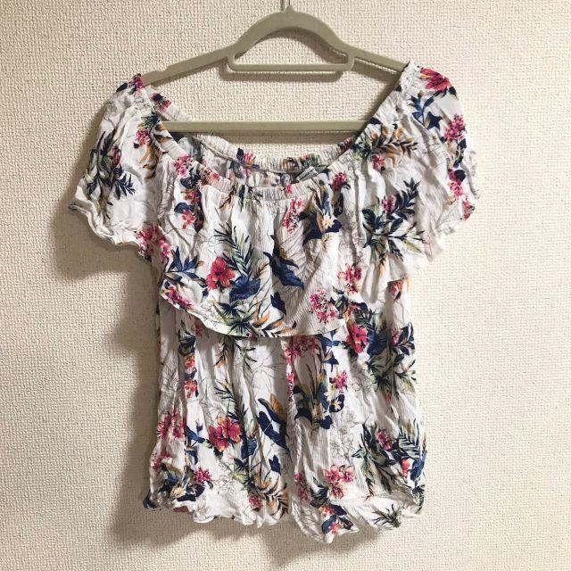 American Eagle(アメリカンイーグル)の【最終値下げ】アメリカンイーグル オフショル 花柄 レディースのトップス(Tシャツ(半袖/袖なし))の商品写真