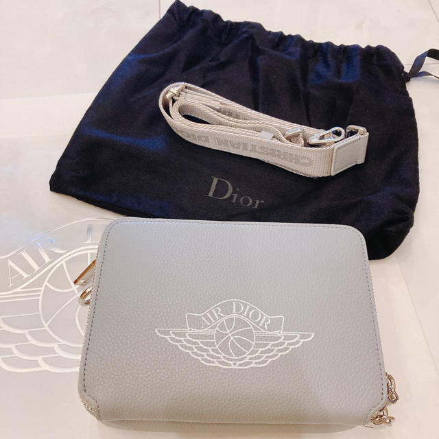 air dior pouch