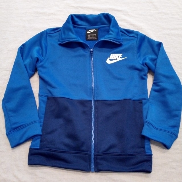 NIKE(ナイキ)のNIKE　ナイキ　ジャージ上下　130 キッズ/ベビー/マタニティのキッズ服男の子用(90cm~)(その他)の商品写真