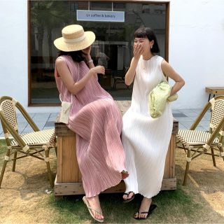 ザラ(ZARA)のBirthday bash プリーツタンクワンピース　ピンク(ロングワンピース/マキシワンピース)