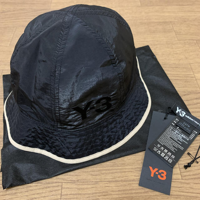 Y-3(ワイスリー)のY3 ワイスリー　リバーシブルバケットハット メンズの帽子(ハット)の商品写真