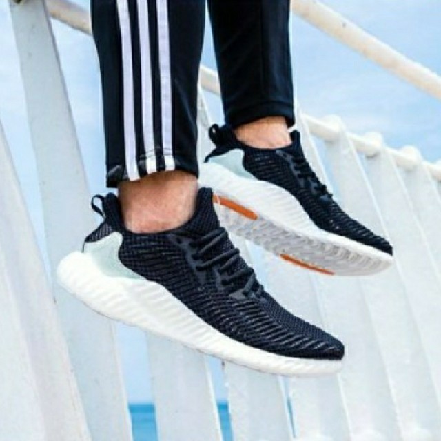 今月限定/特別大特価 adidas アディダス アルファブースト スニーカー