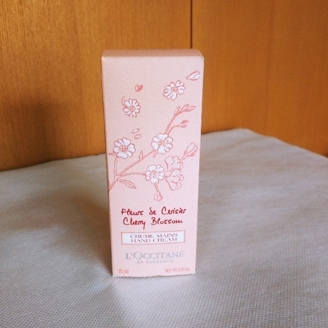 L'OCCITANE(ロクシタン)の値下げ L'OCCITANE ロクシタン 未使用ハンドクリーム  桜  コスメ/美容のボディケア(ハンドクリーム)の商品写真