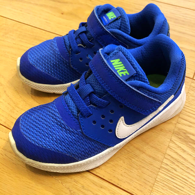 NIKE(ナイキ)の☆ナイキ☆スニーカー☆15センチ キッズ/ベビー/マタニティのキッズ靴/シューズ(15cm~)(スニーカー)の商品写真