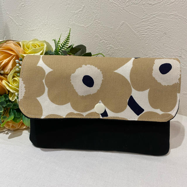 marimekko(マリメッコ)のマリメッコ ハンドメイド マルチケース ミニウニッコ ベージュ ハンドメイドのファッション小物(ポーチ)の商品写真