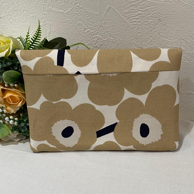 marimekko(マリメッコ)のマリメッコ ハンドメイド マルチケース ミニウニッコ ベージュ ハンドメイドのファッション小物(ポーチ)の商品写真