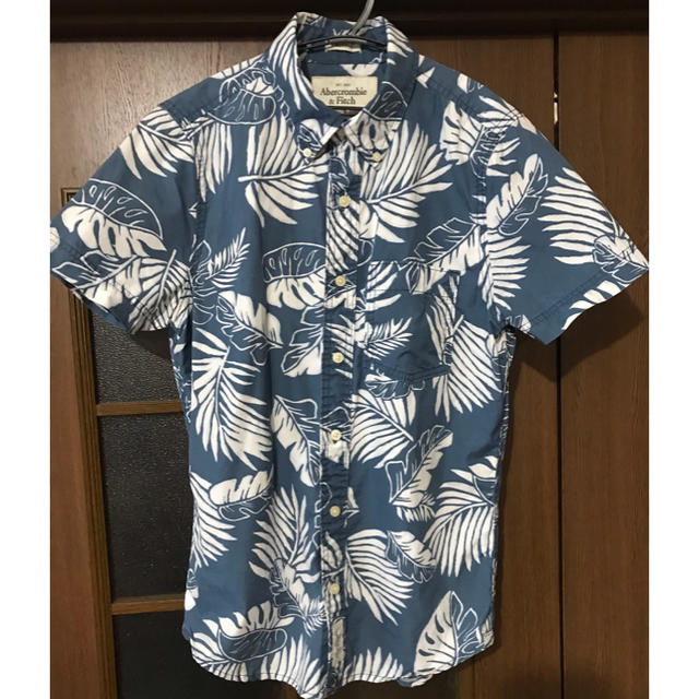 Abercrombie&Fitch(アバクロンビーアンドフィッチ)のアバクロ 半袖シャツ メンズのトップス(Tシャツ/カットソー(半袖/袖なし))の商品写真