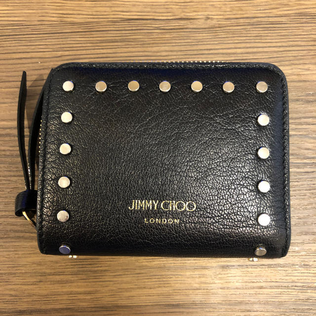 JIMMY CHOO(ジミーチュウ)の7/16、17 日限定　 Jimmy Choo スタッズ付き二つ折り財布 レディースのファッション小物(財布)の商品写真