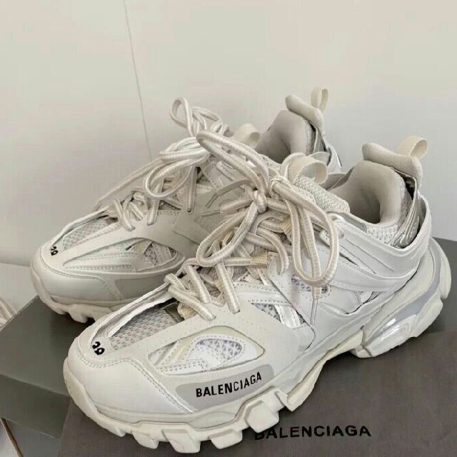 38 balenciaga