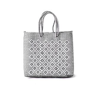 フラワー(flower)のMERCADO BAG ROMBO - White x Silver(S)(かごバッグ/ストローバッグ)