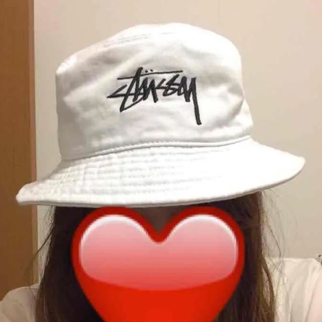 STUSSY(ステューシー)のSTUSSY(ステューシー)白バケットハット レディースの帽子(ハット)の商品写真