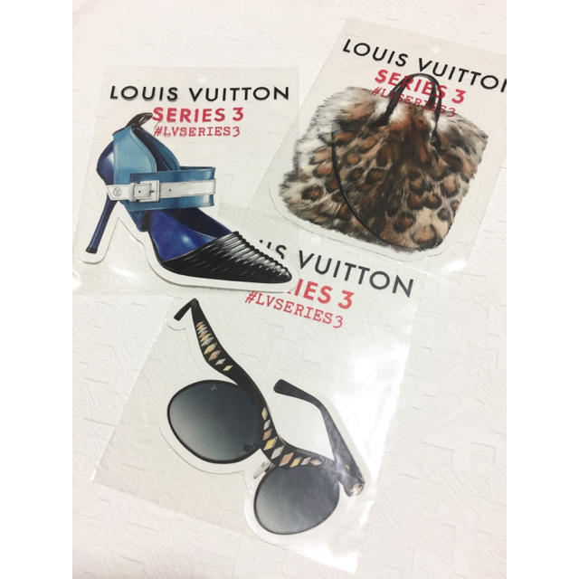 LOUIS VUITTON(ルイヴィトン)のルイヴィトン ステッカー 3種 インテリア/住まい/日用品の文房具(シール)の商品写真