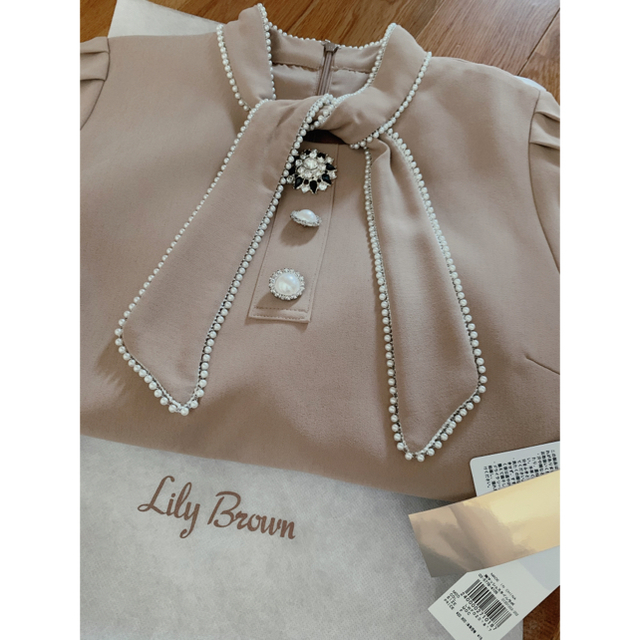 Lily Brown(リリーブラウン)の【新品未使用】Lily Brown ボウタイミニワンピース レディースのワンピース(ひざ丈ワンピース)の商品写真