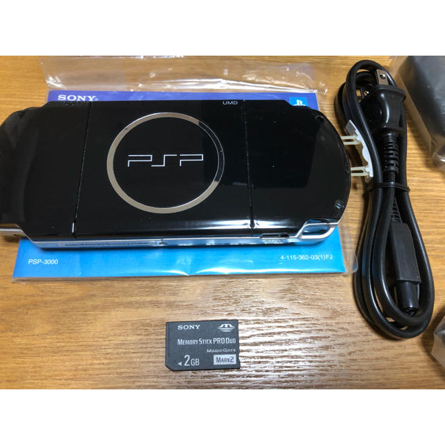 PlayStation Portable(プレイステーションポータブル)のSONY PSP 本体 PSP3000 ピアノブラック エンタメ/ホビーのゲームソフト/ゲーム機本体(携帯用ゲーム機本体)の商品写真