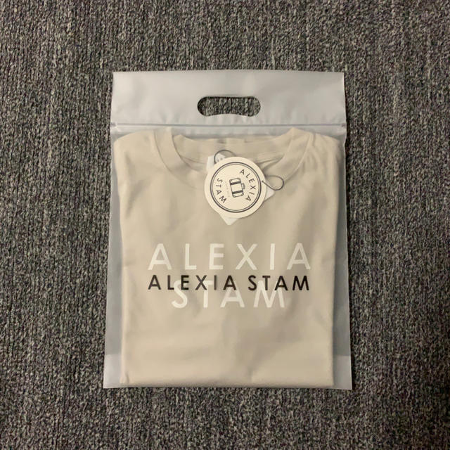 ALEXIA STAM(アリシアスタン)の新品　ALEXIA STAM♡アリシアスタン  ロゴ プリント　Tシャツ レディースのトップス(Tシャツ(半袖/袖なし))の商品写真
