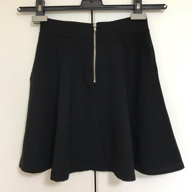 H&M(エイチアンドエム)の送料込 黒 シンプル ZARA ディーホリック 韓国 オルチャン 夏 可愛い レディースのスカート(ミニスカート)の商品写真