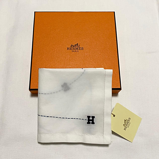 未使用 HERMES タグ付き ロゴ刺繍 上品なハンカチ-
