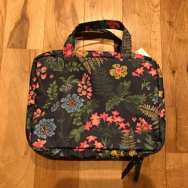 Cath Kidston(キャスキッドソン)の新品 キャスキッドソン 花柄 ポーチ ビニール 旅行 ミニバッグ ネイビー レディースのファッション小物(ポーチ)の商品写真