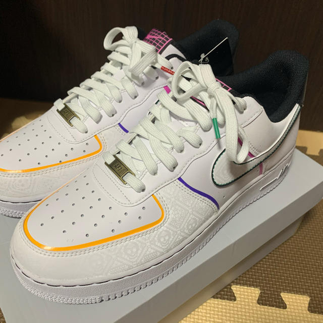 NIKE(ナイキ)のNIKE AIR FORCE1 07 PRM 死者の日　スニーカー メンズの靴/シューズ(スニーカー)の商品写真