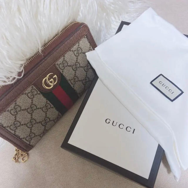 幸せなふたりに贈る結婚祝い Gucci - グッチ　長財布 財布