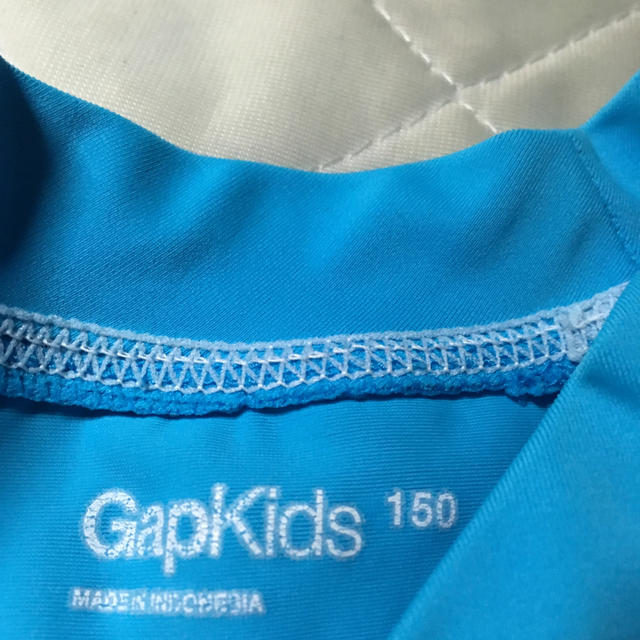 GAP Kids(ギャップキッズ)のgap kids  ラッシュガード 半袖 キッズ/ベビー/マタニティのキッズ服男の子用(90cm~)(水着)の商品写真