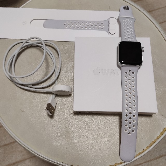 腕時計(デジタル)Apple Watch Series 2 38mm Nikeモデル ＋ 充電器