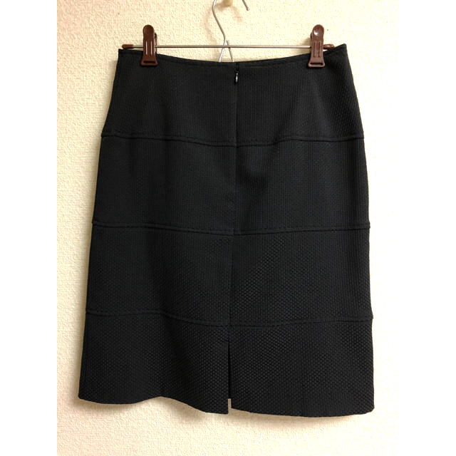 HONEYS(ハニーズ)のスカート　ブラック織り柄 レディースのスカート(ひざ丈スカート)の商品写真
