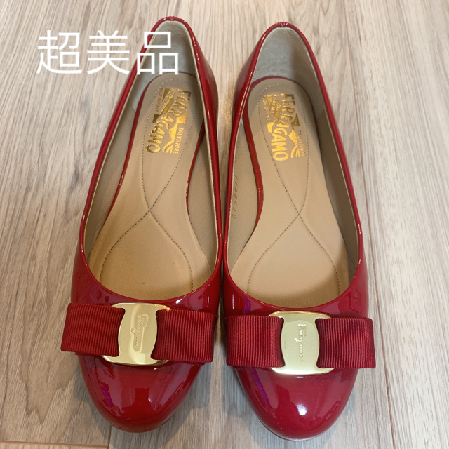 Salvatore Ferragamo(サルヴァトーレフェラガモ)のフェラガモ　パンプス　フラットシューズ　5 1/2 D レディースの靴/シューズ(バレエシューズ)の商品写真